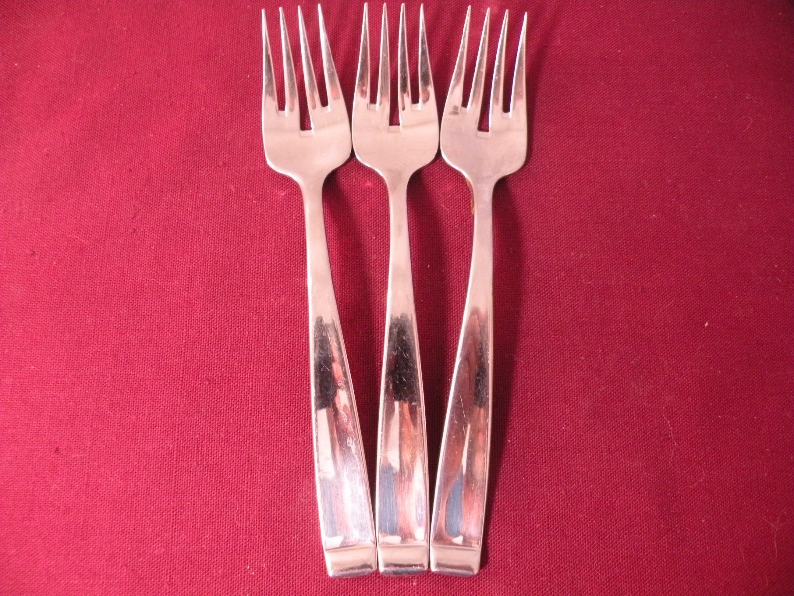 Glossy Stainless Steel Flatware 6 3/4"