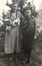 PRE-WW2 GERMAN YOUTH GROUP c1933 PHOTO POSTCARD RPPC