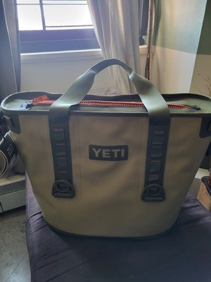 YETI Hopper 30 Soft Cooler Field Tan HydroLok Zipper w/ Shoulder Strap