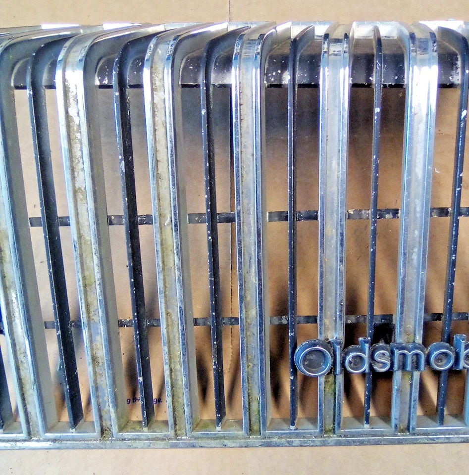 Oldsmobile Cutlass 1976-77 parrilla delantera izquierda LOC-202DG Foto 3 de 4