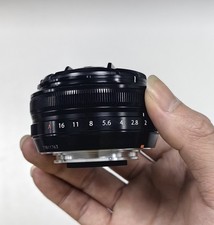 Fujifilm Fujinon XF 18mm f2 R Lens for Fujifilm X Mount Camera with Len Hood s7