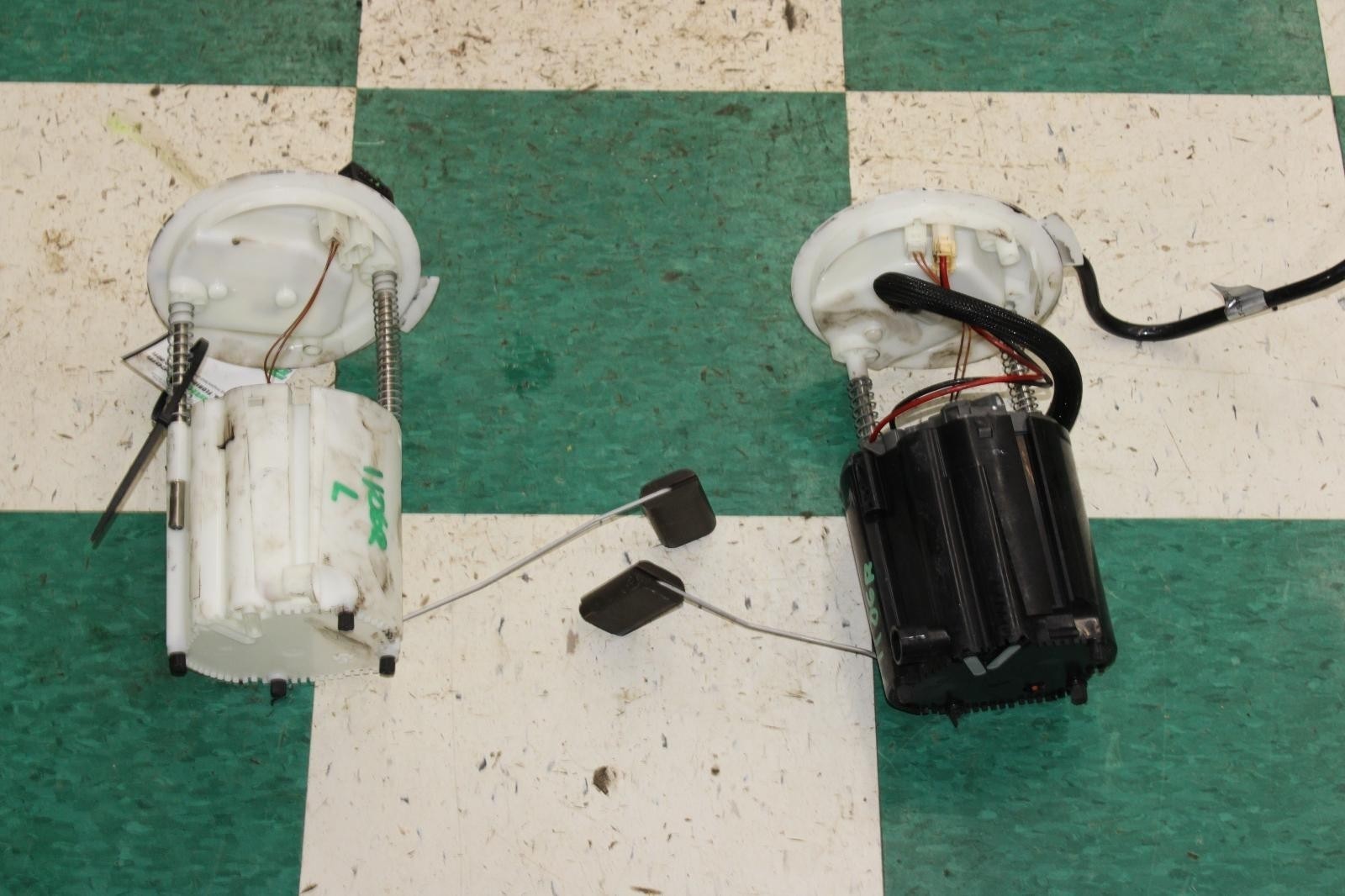 Maserati Ghibli 2014-2019 Left, right Fuel sensors Pair