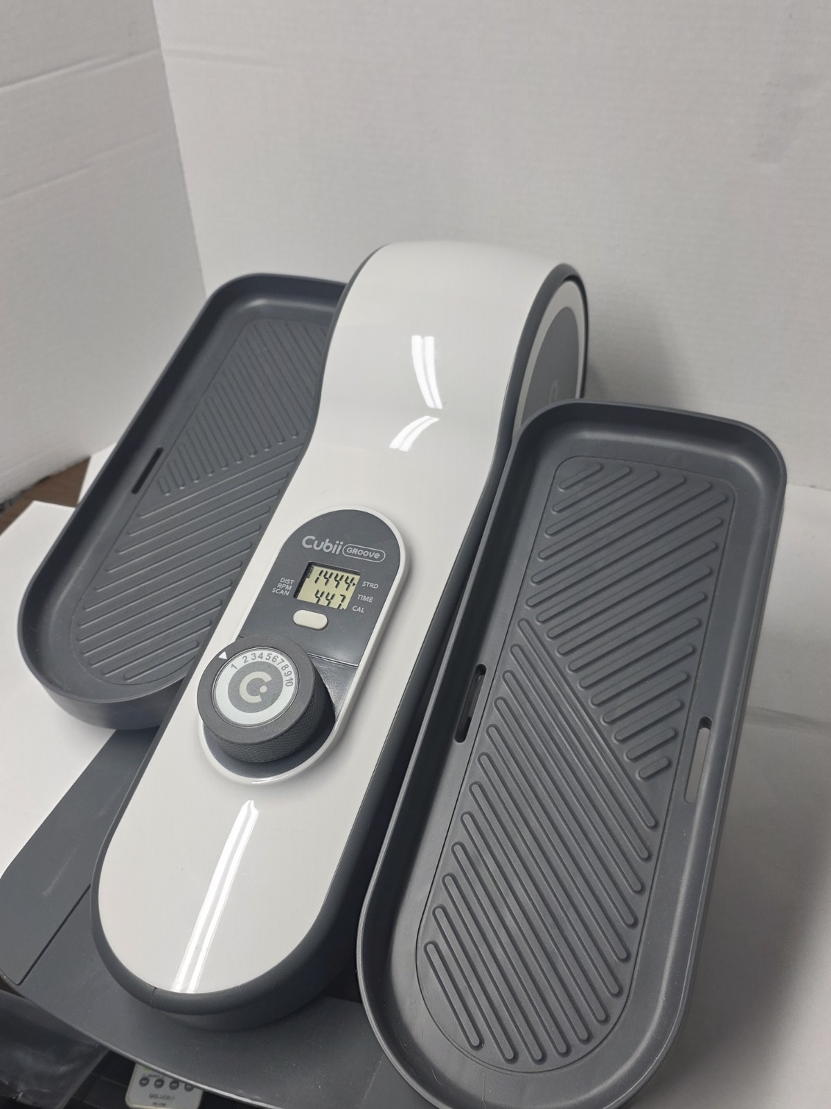 Cubii Groove Compact Seated Elliptical Model F7a1 White Used Great Condition