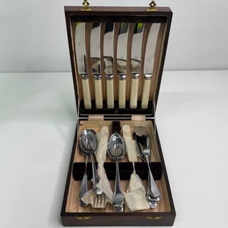 Vintage Unity Sheffield Stainless Steel Cutlery Set with Wooden Case CV#939