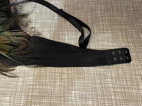 Reggiseno rivestito in vera piuma di pavone 36~B & Piuma/perline maschera coperta Halloween - Foto 8 di 19