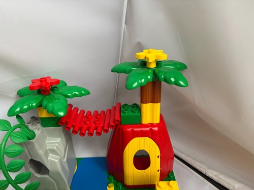 1997 Lego Duplo DINOSAUR Set 2604 Cave baby,mom,dad red yellow furniture parts - Picture 5 of 7