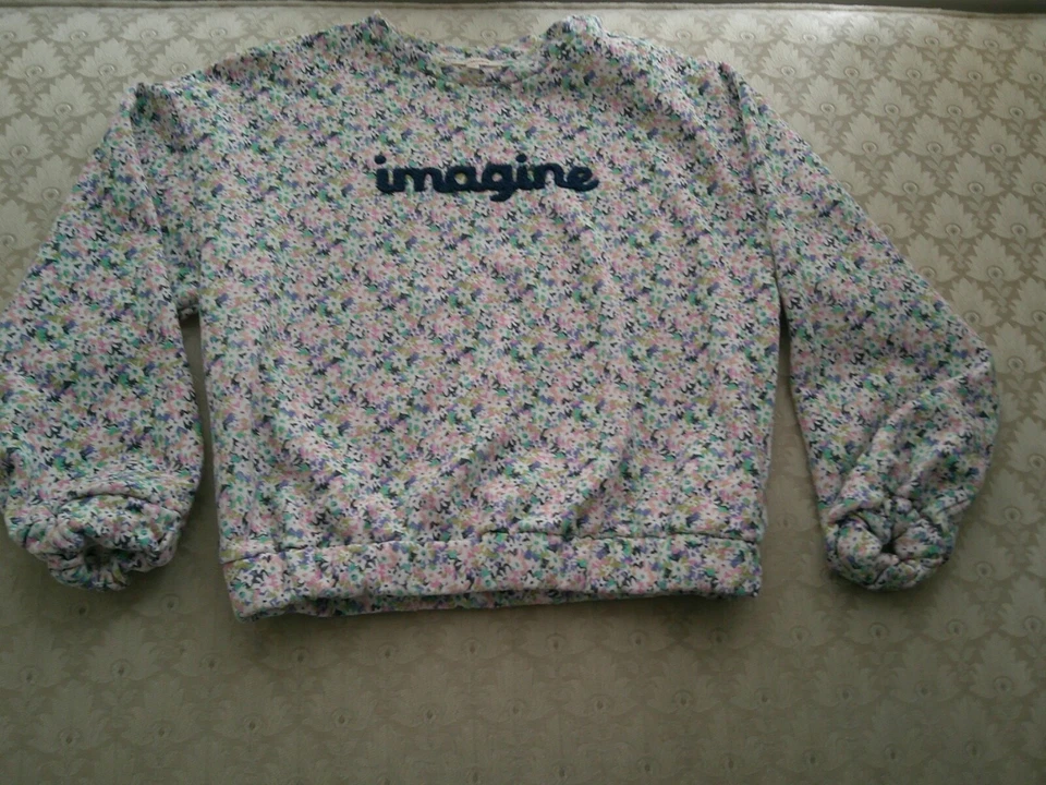 Pulôver Catimini feminino confortável roxo microfloral com bordado, tamanho 12 - Imagem 2 de 4