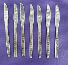 7-Oneida Northland Rendezvous Stainless Hibiscus DINNER KNIVES 8 1/2"