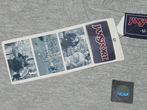 T-shirt vintage PITT PANTHERS 2007 FINAL FOUR NCAA NCAA BASKET NUOVA MEDIA - Foto 3 di 8