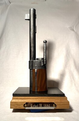 Stützaufsteller für Lebel M.1886 Bayo. mit Holzsockel und Gravurplatte