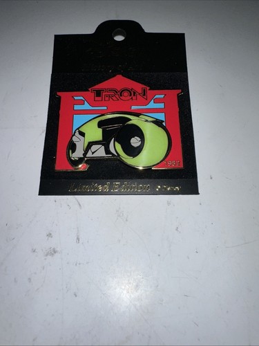 TRON LEGACY Light Cycle1982 Pin Limited Edition very very rare . - Picture 3 of 5