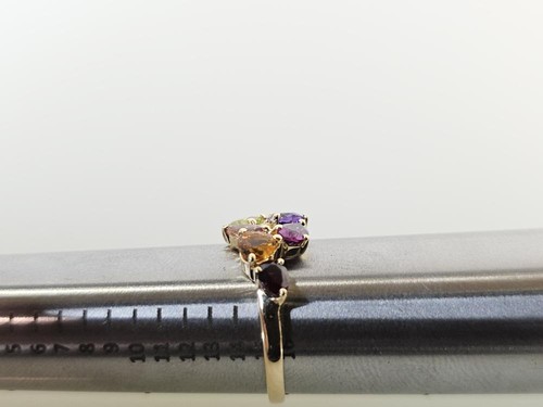 Anillo de piedras preciosas de corte surtido multicolor de oro amarillo de 14K talla 6 (AM1089524) - Imagen 8 de 8
