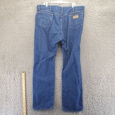 Wrangler Jeans Mens 42x32 Blue Classic Fit Cotton Denim Straight Leg