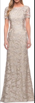 New La Femme Lace Short Sleeve Sheath Gown In Champagne Size 8 $639