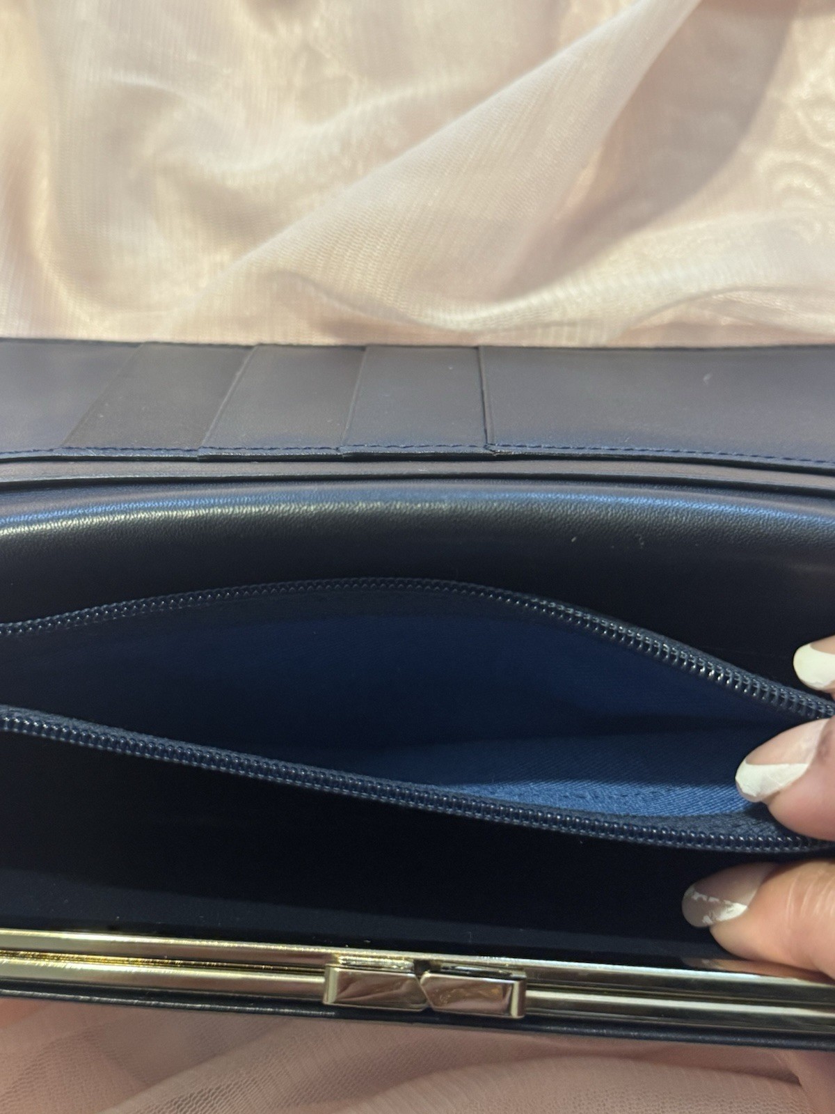 Authentic Givenchy Black Jeweled 4G Logo Kiss Lock Long Wallet - Preowned thumbnail 6