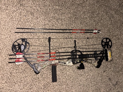 Bear Encounter Camo Right-Handed Compound Bow. - Picture 1 of 4