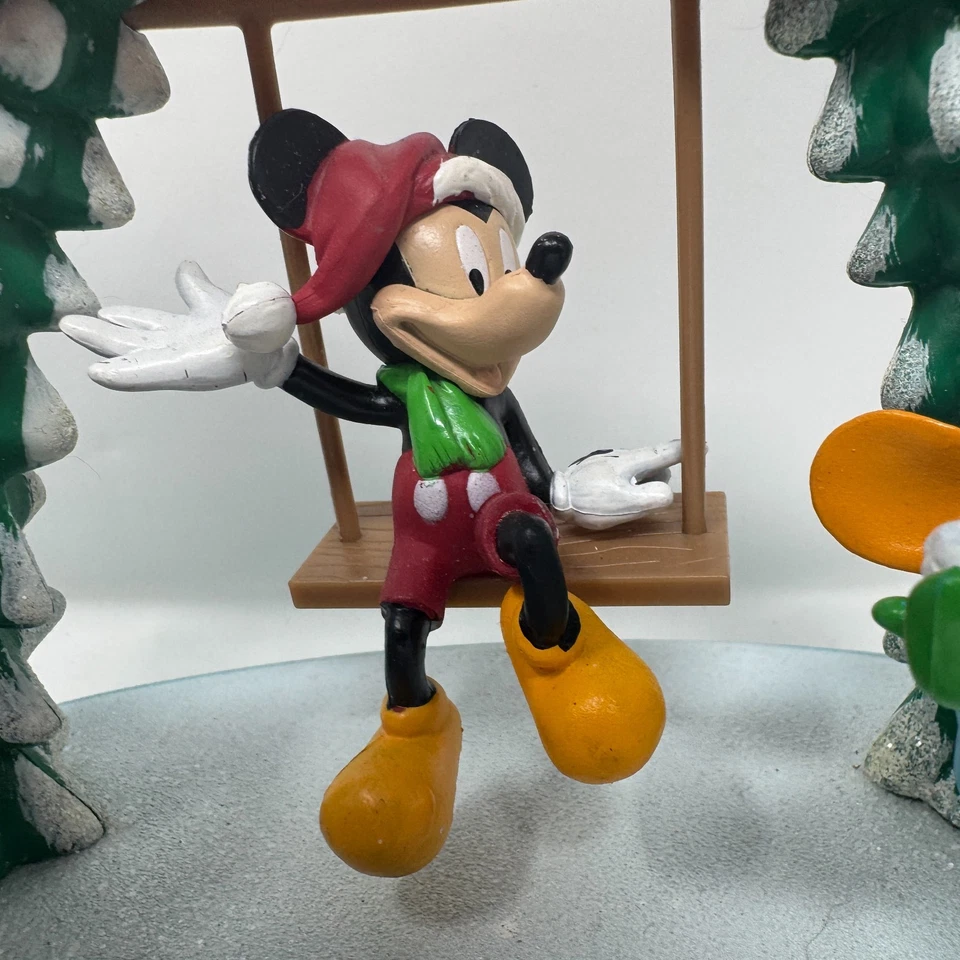 Ruz Disney Christmas Decor Mickey, Minnie, Donald - DISPLAY ONLY - Image 2 of 4