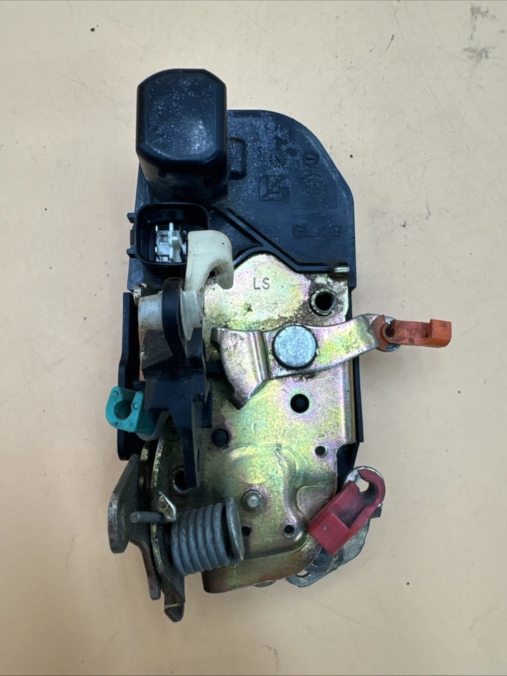 Dodge Charger Drivers LH 2007 actuador de pestillo de puerta delantera usado B204-10 Foto 4 de 4