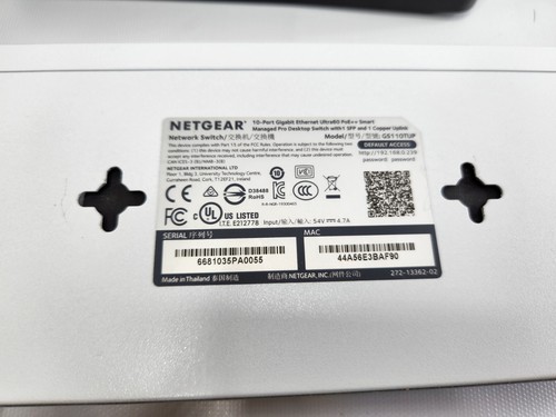 NETGEAR 10-Port Ultra60 PoE Gigabit Ethernet Smart Switch (GS110TUP) - Managed - Picture 8 of 9