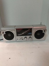 AMERICANA PORTABLE AM/FM STEREO RADIO MODEL- 2220-----Z1