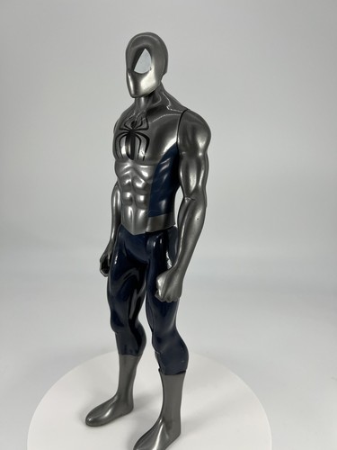 Figura blindada de Spider-Man Titan Hero Series Marvel Ultimate Spider-Man - Imagen 4 de 12