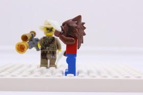LEGO Monster Fighters Werewolf mof003 & Major Quinton Steele mof004 Minifigures