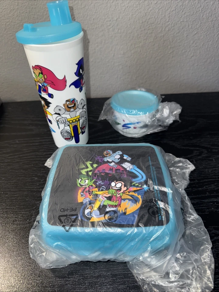 NUEVO TUPPERWARE Teen Titan Go! Juego de almuerzo 3 piezas vaso snack sándwich picnic niños Foto 2 de 4