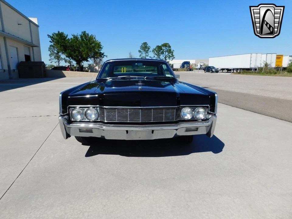 1967 Lincoln Continental  - Image 3 of 4