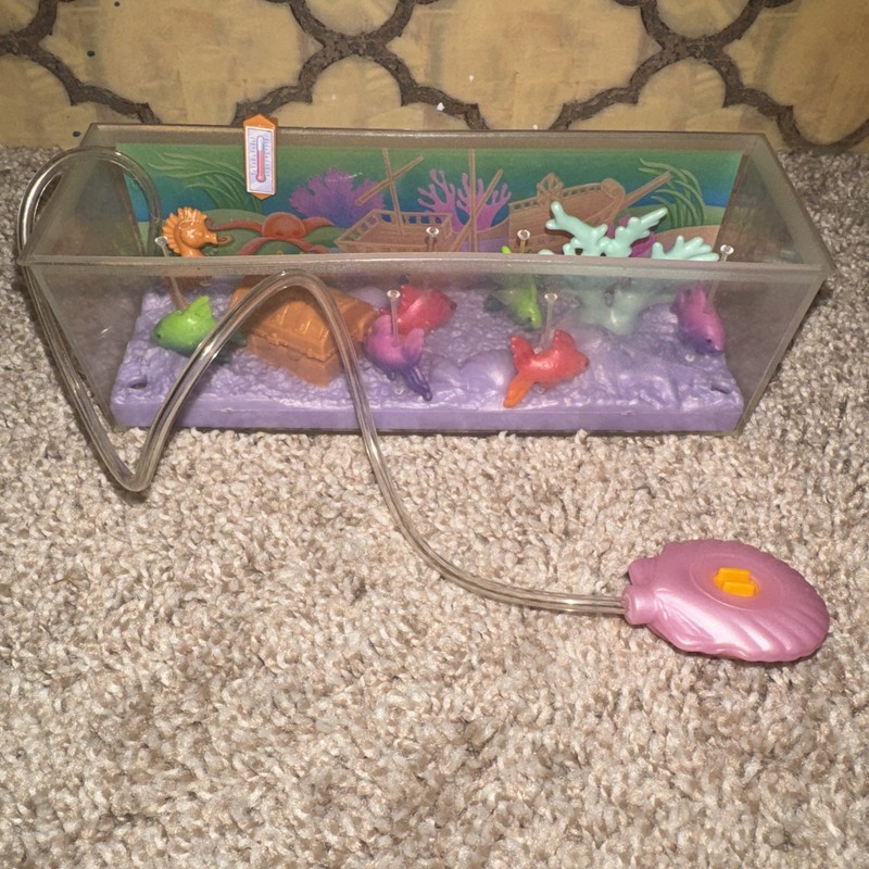 Vintage Littlest Pet Shop Bobbing Fish Tank Treasure Chest Cove & Accessories 