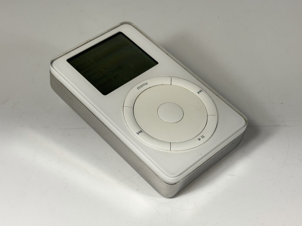 Apple iPod 2nd Generation A1019 (EMC 1942) 20GB – Touch Wheel