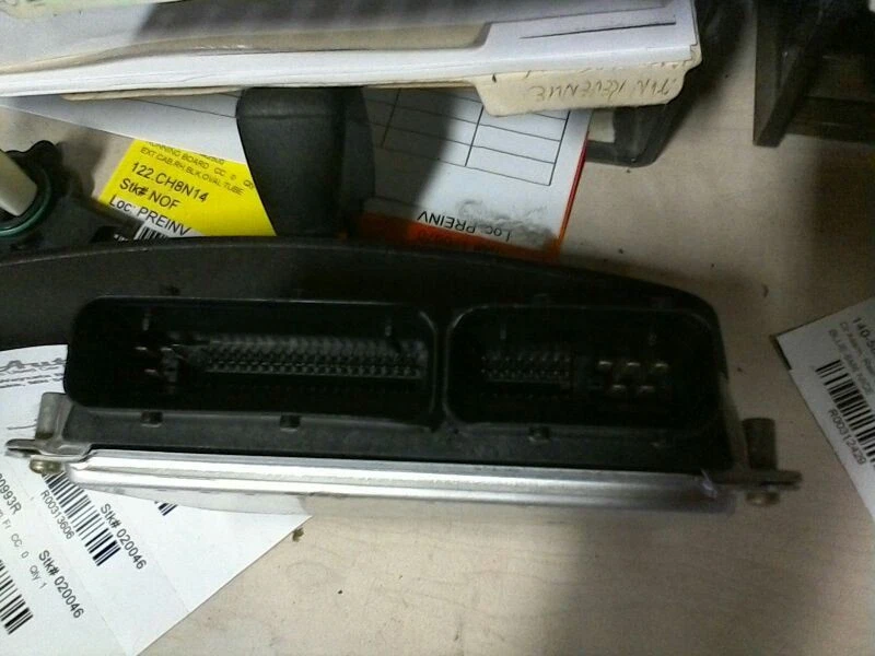 Módulo de Control Electrónico Motor ECM Modelo VIN D 2.8L Se Adapta 01-02 AUDI A4 314363 Foto 3 de 4