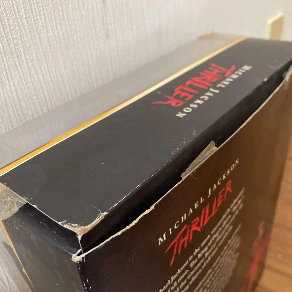 Muñeca de colección de figuras de suspenso de Michael Jackson #2 versión fotovoltaica Hot Toys usada Foto 4 de 4