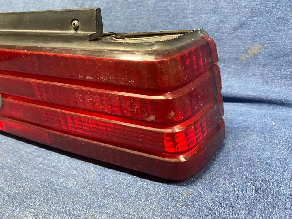 Conjunto de luz trasera derecha Buick SkyHawk Sky Hawk 1982 1983 1984 1985 1986 #2 Foto 2 de 4