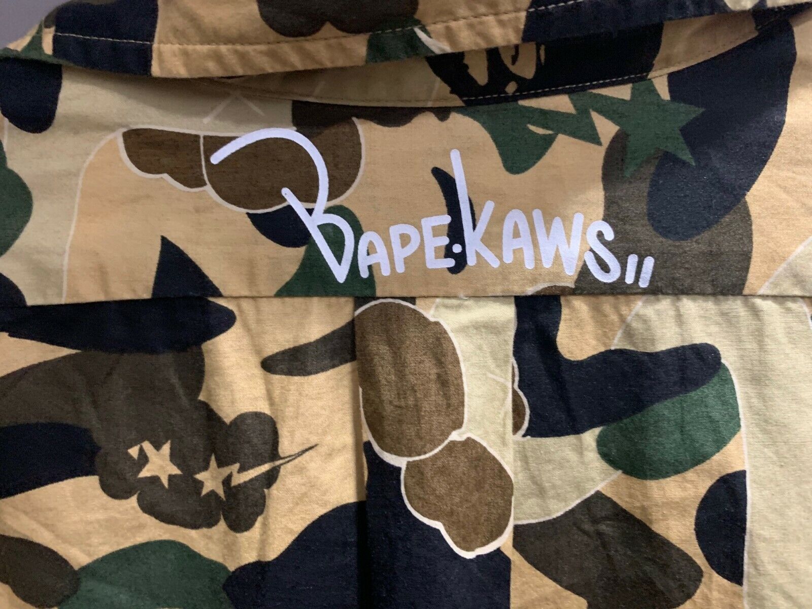 AUTHENTIC BAPE X KAWS CAMO BUTTON UP SHIRT SZ XL … - image 5