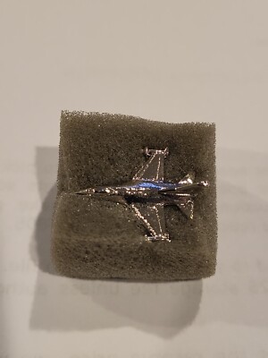GENERAL DYNAMICS USAF F-16 VIPER SILVER COLOR LAPEL PIN NO BOX- FIGHTING FALCON