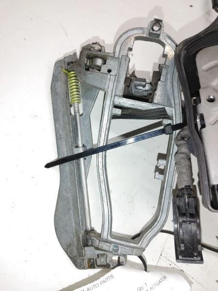 BMW X5 2003 actuador de bloqueo de puerta trasera para pasajeros Foto 2 de 4