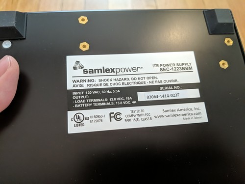 Samlex SEC-1223BBM Desktop Zasilacz impulsowy 13,8 Vdc Obwód do tworzenia kopii zapasowych - Zdjęcie 4 z 5
