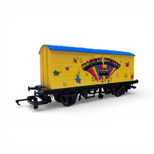 Hornby R60011 The Beatles "Magical Mystery Tour" Long Wheel Base Van NEW