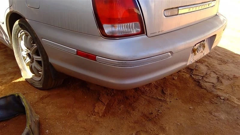 Parachoques trasero Thru 1/31/03 se adapta 01-03 XG SERIES 177312 Foto 2 de 4