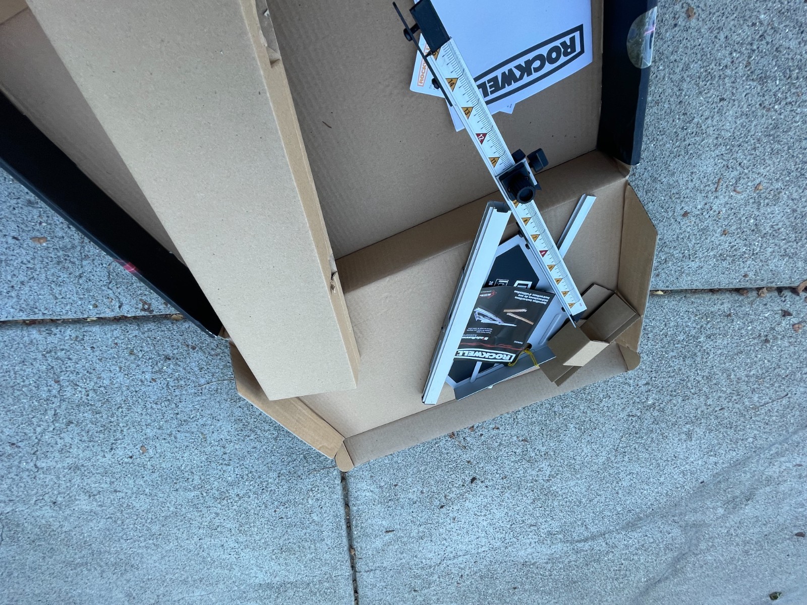 ROCKWELL BLADERUNNER TABLE SAW - PORTABLE, EXTRAS INCLUDED, USER MANUAL new