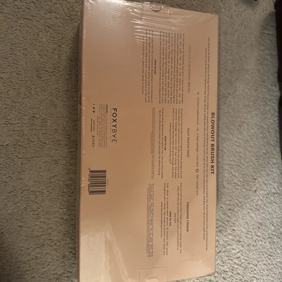 FoxyBae Hair Blowout Brush Kit Rosa Nuevo en Caja Cepillo, Protector, Crema Foto 3 de 3