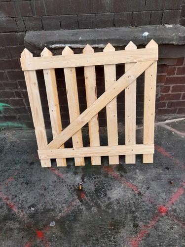 Garden Gate .Pointed - Picture 2 of 3