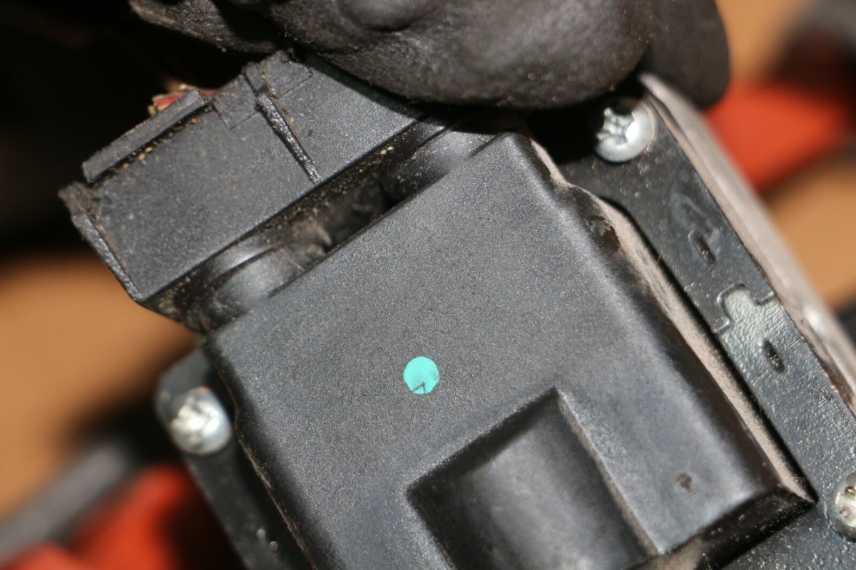 Original Mercedes M111 W124 W202 Bosch Ignition A0001500480  