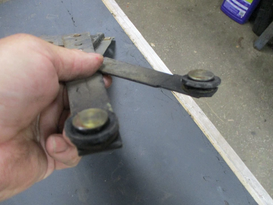 Cadillac Serie 62 1949 sedán ventana trasera derecha regulador usado Foto 4 de 4