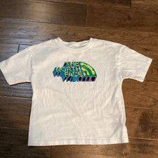 Girls The North Face short sleeved Tee white half-dome large 14-16 
