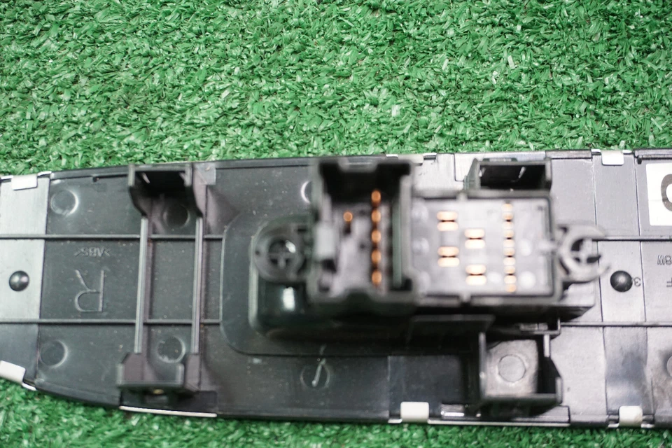 1996 1998 NISSAN PATHFINDER PASSENEGER Window Switch OEM - Image 3 of 4