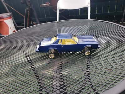 1/25 Scale Model Car