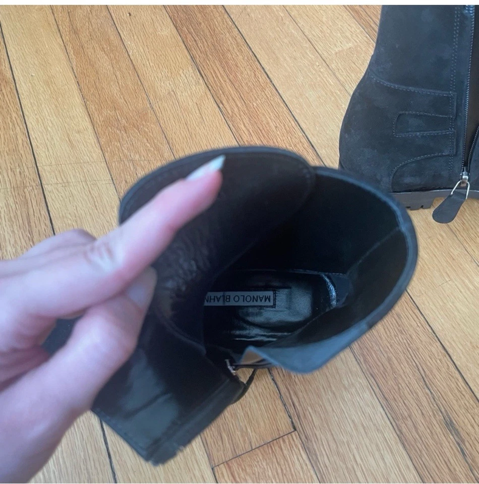 Manolo Blahnik Women's Black Tiniosa Suede Short Moto Boot Shoes Size 36 - Image 4 of 4