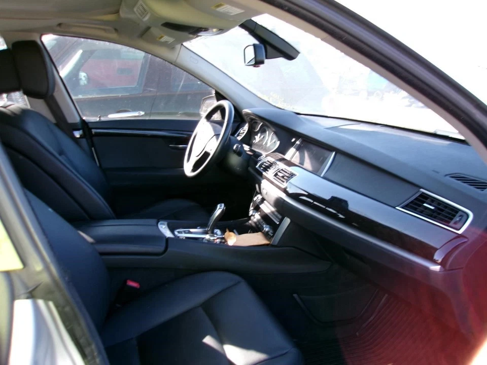 Luz antiniebla de esquina/estacionamiento para pasajeros para BMW 535i GT 10-13 31059466 Foto 4 de 4