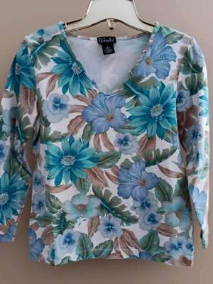 Rafaella Studio ~ Women's Floral 3/4 Sleeve Top ~ Size Small Cotton